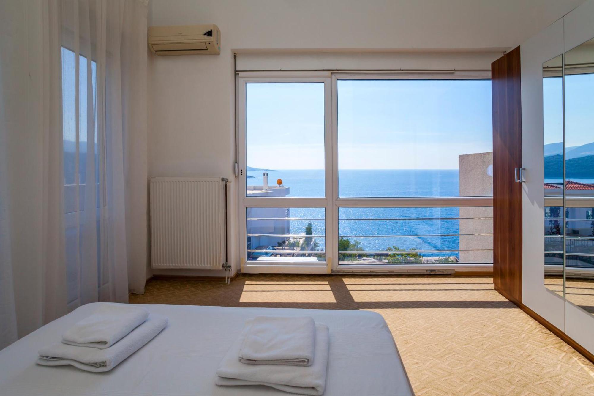 Royal Villas Добра вода Стая снимка