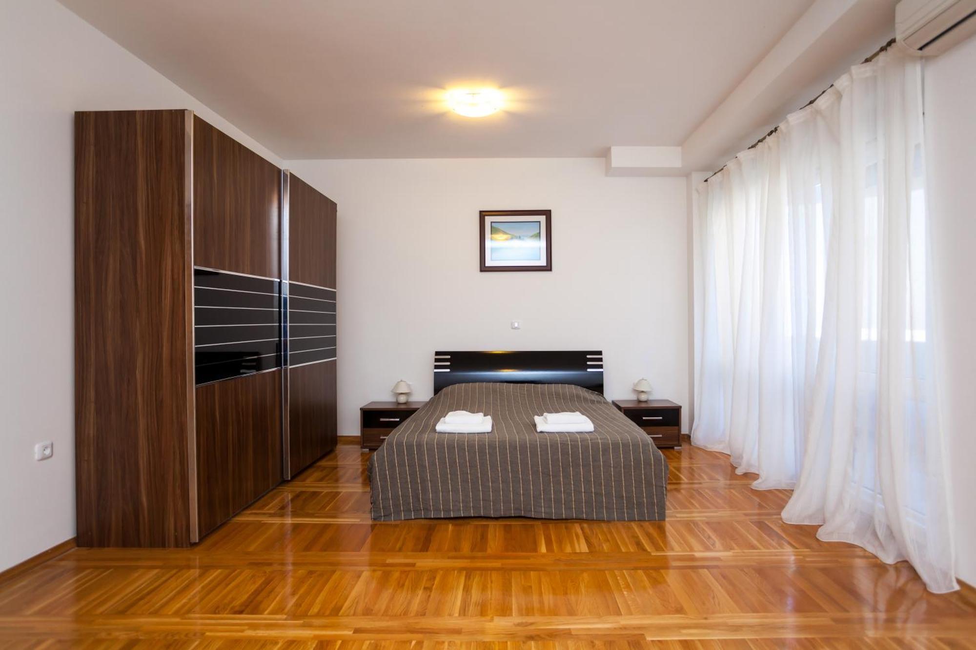 Royal Villas Добра вода Стая снимка