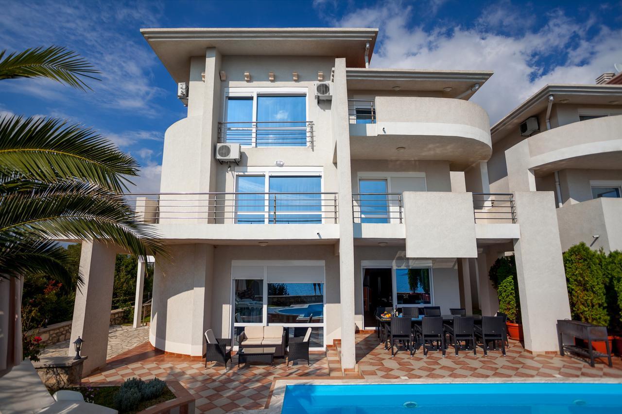 Royal Villas Добра вода Екстериор снимка